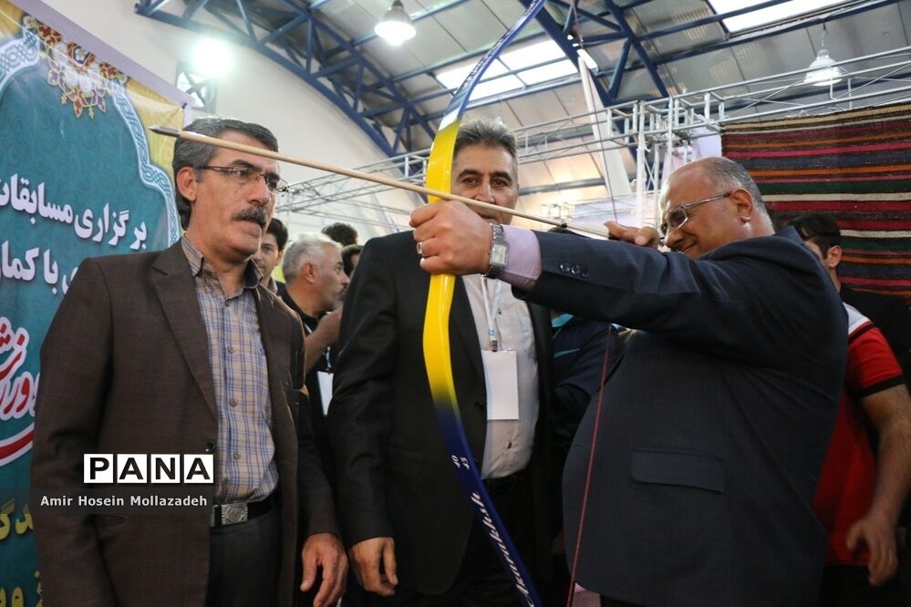 افتتاح نمایشگاه هفته تربیت بدنی و ورزش در ارومیه