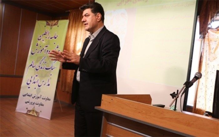 برگزاری کارگاه آموزشی رابطین مشاوره و طرح آداب و مهارت های زندگی در شهرری