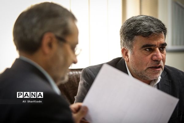 اولین جلسه ستاد مرکزی مدارس شاهد