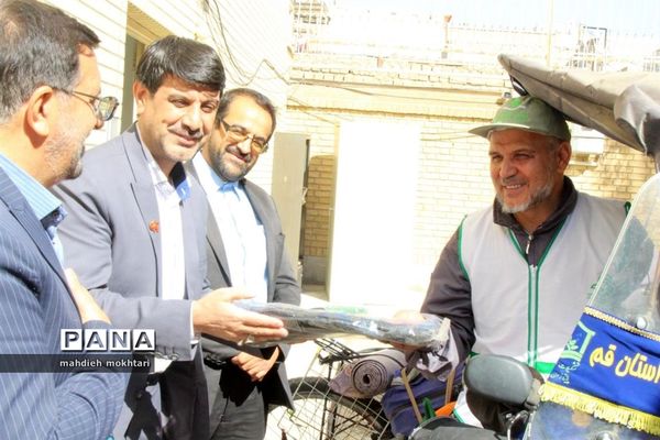 رکوردار کشوری و جهانی با دوچرخه عازم پیاده روی اربعین شد