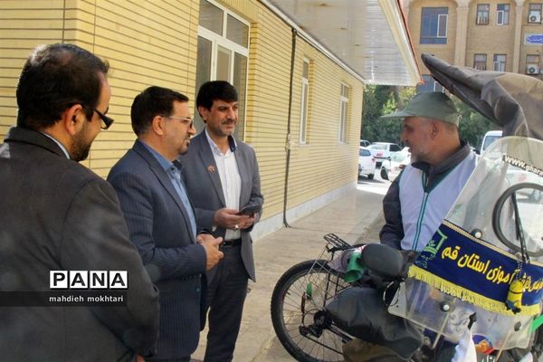 رکوردار کشوری و جهانی با دوچرخه عازم پیاده روی اربعین شد