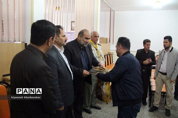 نشست قطبی کارشناسان سازمان دانش آموزی شهرستان های جنوب استان در مهاباد