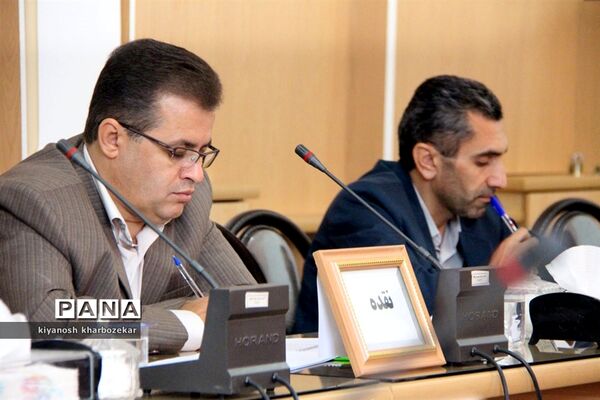 نشست قطبی کارشناسان سازمان دانش آموزی شهرستان های جنوب استان در مهاباد