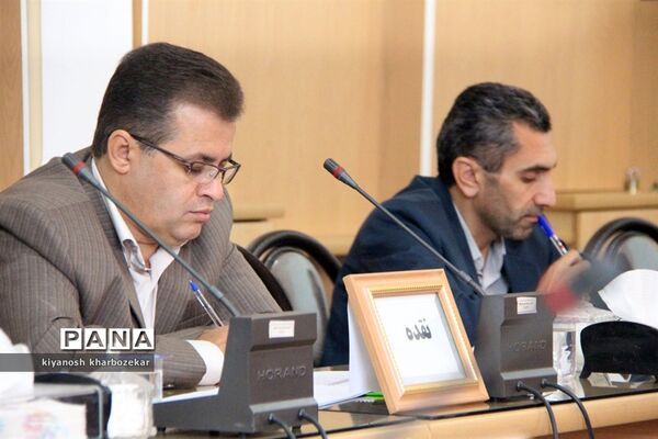 نشست قطبی کارشناسان سازمان دانش آموزی شهرستان های جنوب استان در مهاباد