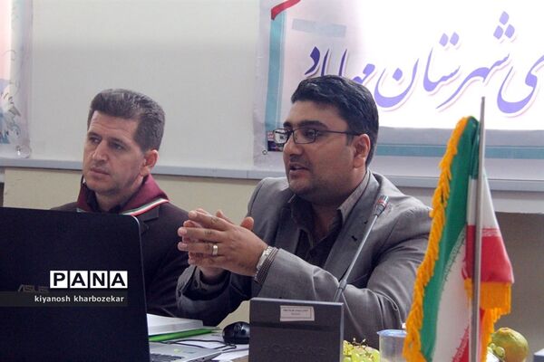نشست قطبی کارشناسان سازمان دانش آموزی شهرستان های جنوب استان در مهاباد