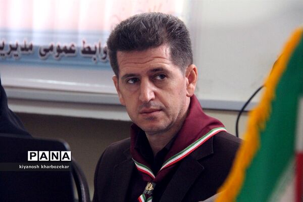 نشست قطبی کارشناسان سازمان دانش آموزی شهرستان های جنوب استان در مهاباد