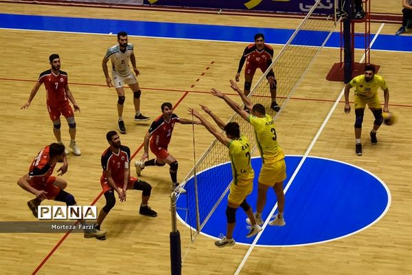 دیدار تیم های والیبال شهرداری تبریز و کاله آمل