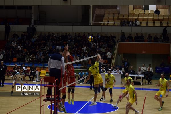 دیدار تیم های والیبال شهرداری تبریز و کاله آمل