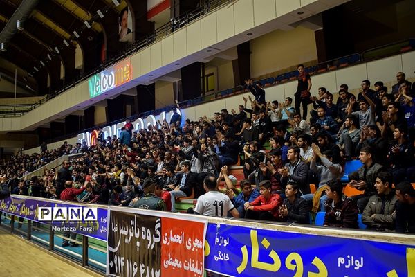 دیدار تیم های والیبال شهرداری تبریز و کاله آمل