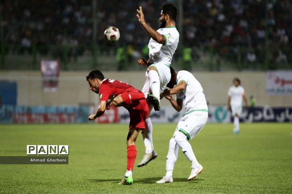 دیدار تیم های نساجی مازندران و ماشین‌سازی تبریز