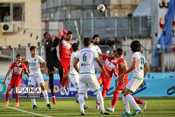 دیدار تیم های نساجی مازندران و ماشین‌سازی تبریز