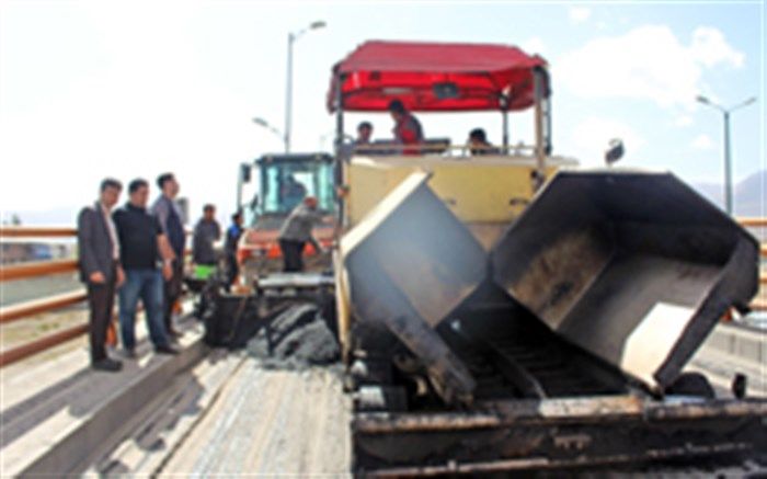 اجرای آسفالت پلیمری برای نخستین بار در پل چپگرد شهید قهاری