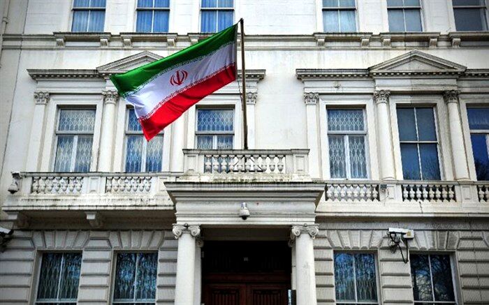 فرانسه یک دیپلمات ایرانی را اخراج کرد
