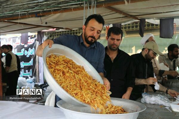 خدمت‌رسانی موکب حضرت علی اصغر (ع) مازندران به زائران اربعین