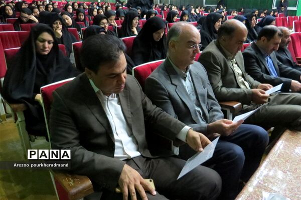 گرامیداشت اربعین حسینی در دبیرستان دخترانه فرزانگان دوره اول ناحیه 2 یزد