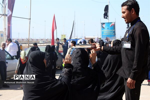 خدمات رسانی به زائرین اربعین در مرز شلمچه