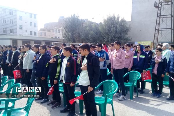 اولین یادواره شهدا دردبیرستان دکتر حسابی اسلامشهر