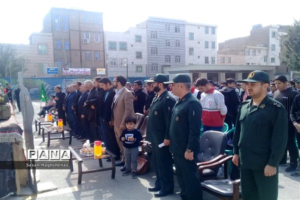 اولین یادواره شهدا دردبیرستان دکتر حسابی اسلامشهر