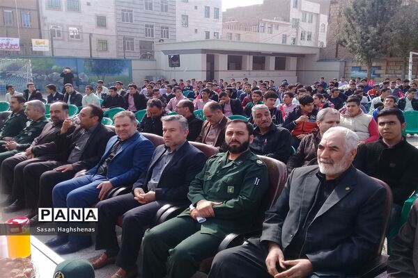 اولین یادواره شهدا دردبیرستان دکتر حسابی اسلامشهر