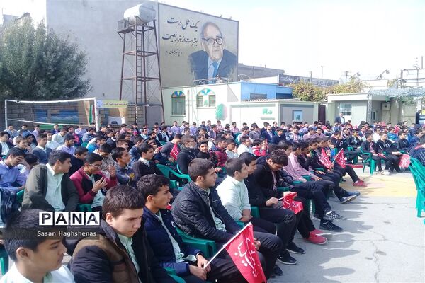 اولین یادواره شهدا دردبیرستان دکتر حسابی اسلامشهر