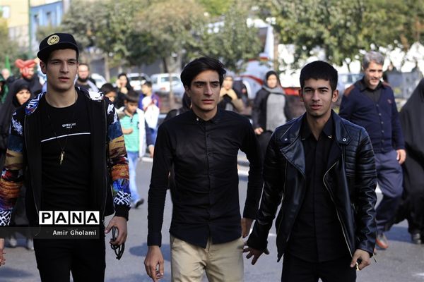 پیاده‌روی جاماندگان اربعین حسینی در تهران - ۲