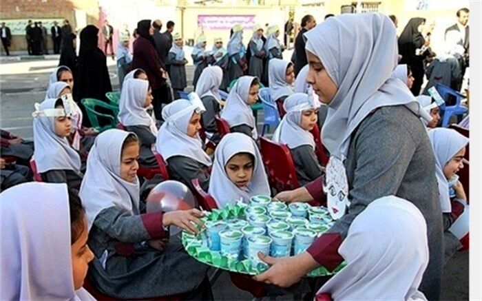 دانش آموزان مناطق مرزی آذربایجان غربی تغذیه رایگان می گیرند