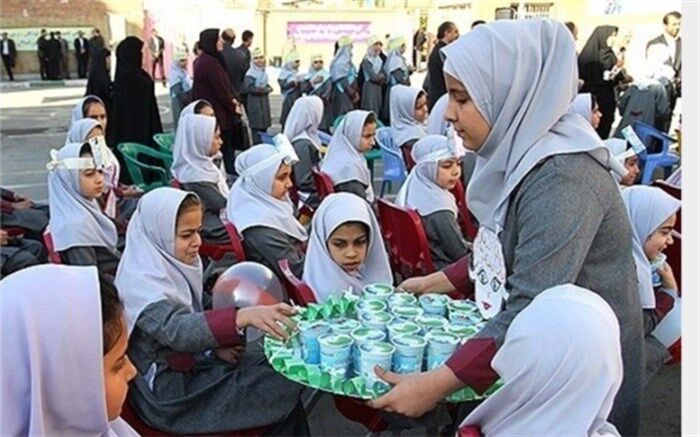 دانش آموزان مناطق مرزی آذربایجان غربی تغذیه رایگان می گیرند