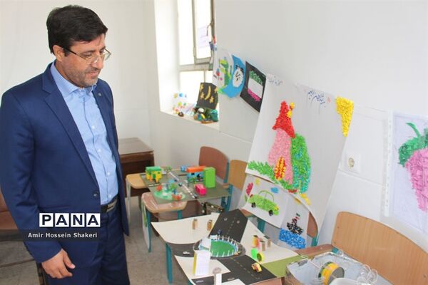 افتتاح نمایشگاه خلاقیت دبستان شهید ماهینی بوشهر
