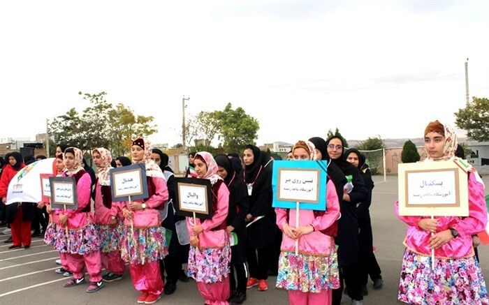 مشعل پنجمین المپیاد ورزشی درون مدرسه ای زنجان روشن شد
