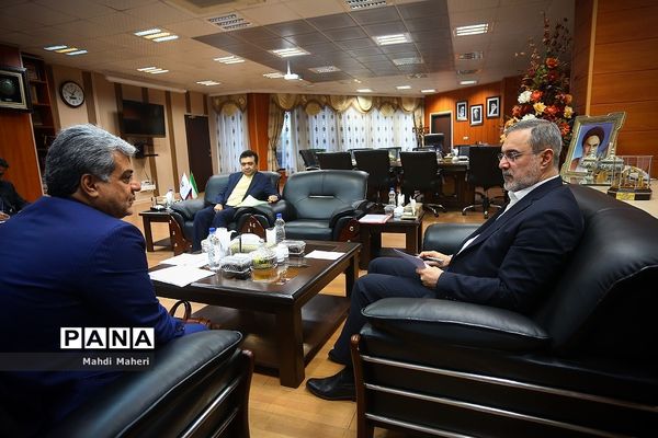 دیدار وزیر آموزش و پرورش با جمعی از نمایندگان مجلس