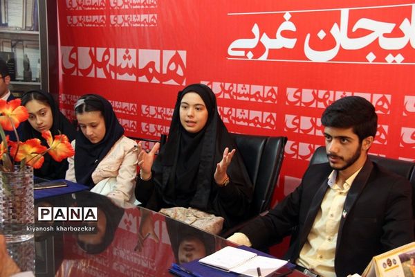 حضور نمایندگان مجلس دانش‌آموزی آذربایجان غربی در دفتر روزنامه همشهری