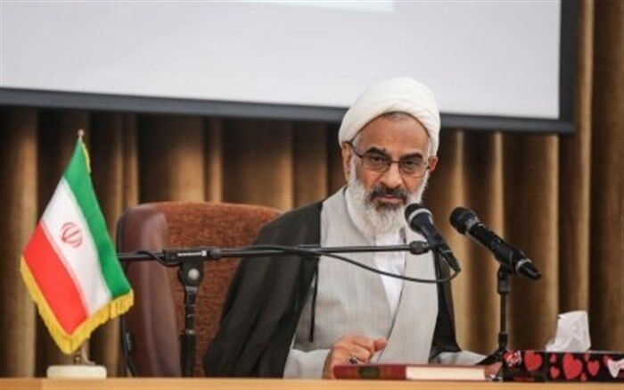 نماینده ولی فقیه در سپاه: مقاومت در مقابل حضور زنان در ورزشگاه هزینه دارد ولی باید انجام شود