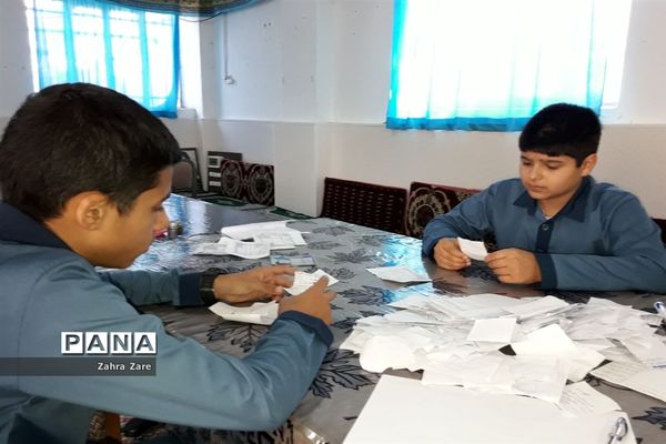 انتخابات شورای دانش‌آموزی در دبستان انقلاب اسلامی محمودآباد