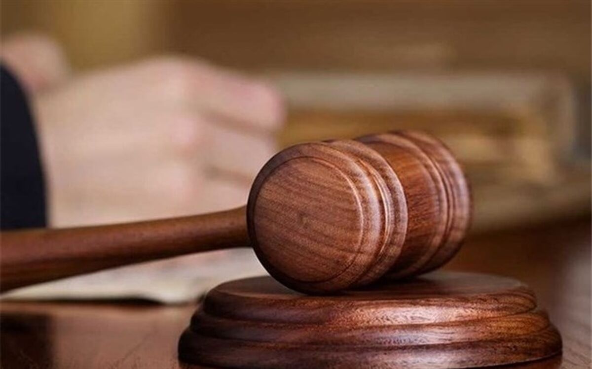 نماینده دادستان: متهم از محل واردات تلفن همراه سود نامشروع ۱۳میلیارد تومانی داشته است
