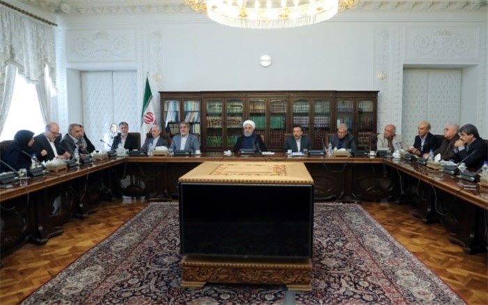 روحانی: نباید اجازه داد برخی‌ها آینده را برای مردم سیاه ترسیم کنند