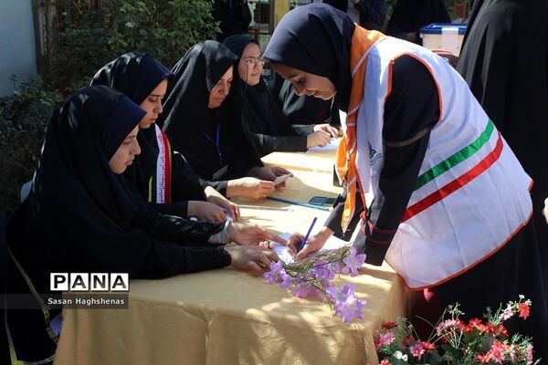 برگزاری بیست ویکمین دوره انتخابات شورای دانش آموزی در اسلامشهر
