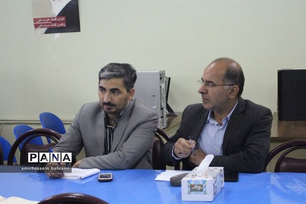 جلسه تمهید مقدمات بیستمین مانور سراسری زلزله و ایمنی در مدارس استان همدان