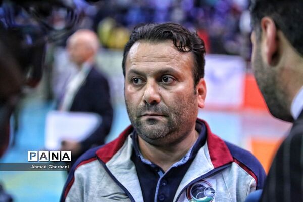 دیدار تیم‌های شهروند ساری و فرش‌آرا مشهد