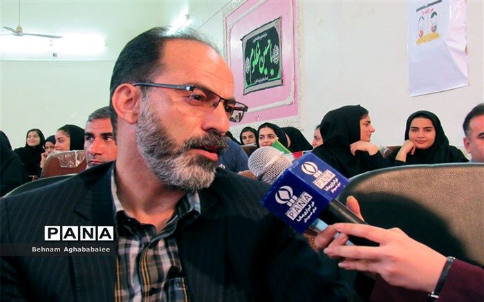 ۱۳ آبان روز حماسه سازی دانش آموزان است