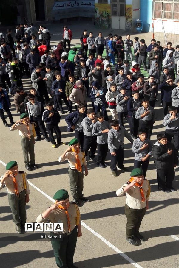 صبحگاه مشترک تشکلات دانش‌آموزی دبیرستان شهید رجایی در خراسان شمالی