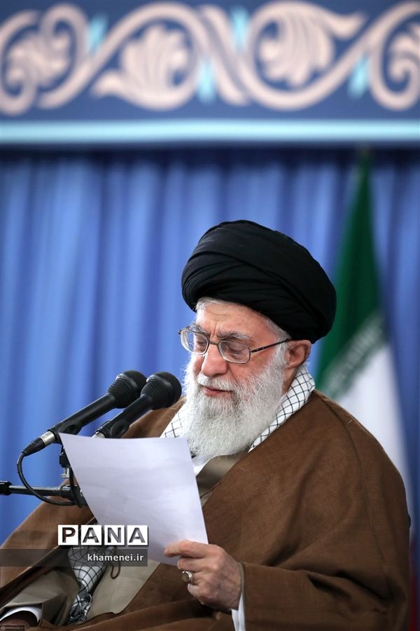 دیدار دانش‌آموزان و دانشجویان با مقام معظم رهبری