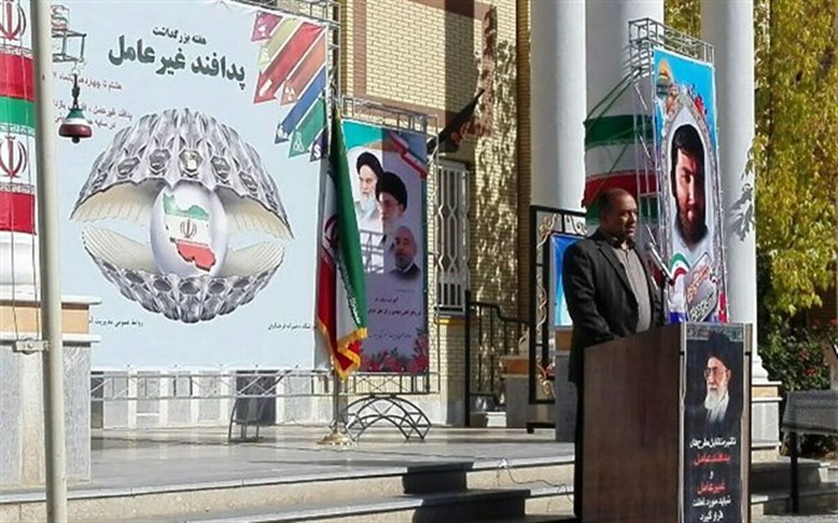 باید با  تهدیدات اقتصادی ،  اجتماعی  همچون تهدیدات نظامی برخورد شود