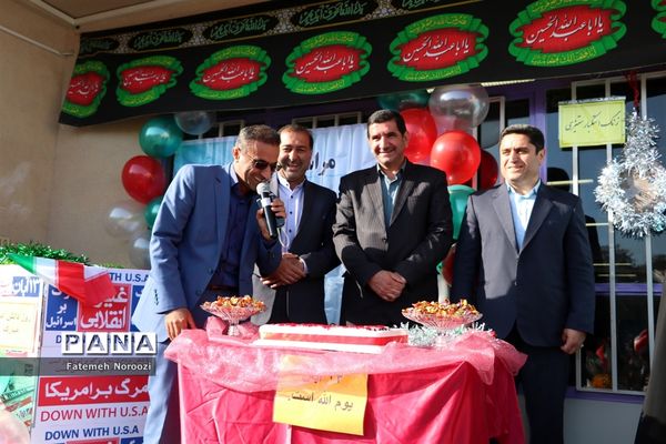 آیین نواختن زنگ استکبارستیزی در دبیرستان ابوریحان ساری