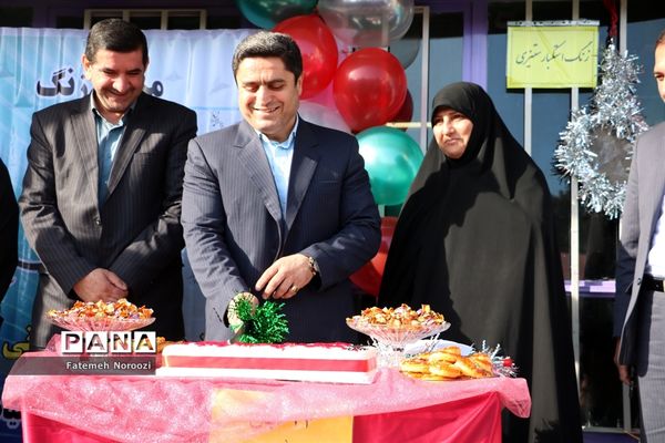 آیین نواختن زنگ استکبارستیزی در دبیرستان ابوریحان ساری