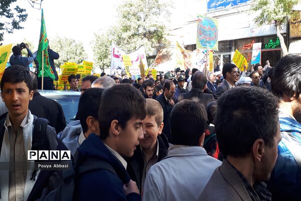 راهپیمایی سیزده آبان در زنجان