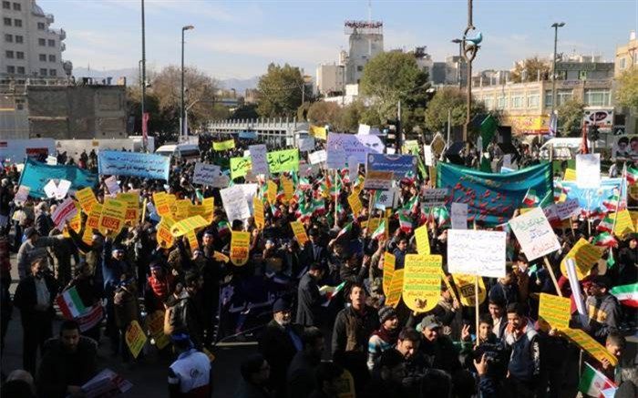 طنین نوای استکبارستیزی در خراسان رضوی با حضور چشمگیر دانش آموزان و فرهنگیان