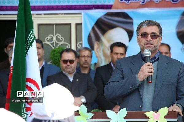 آیین نواختن زنگ استکبار ستیزی در مشهد