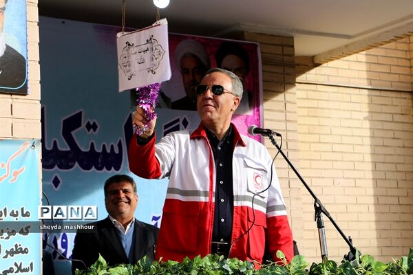 نواخته شدن زنگ استکبار ستیزی در مدارس شهرری