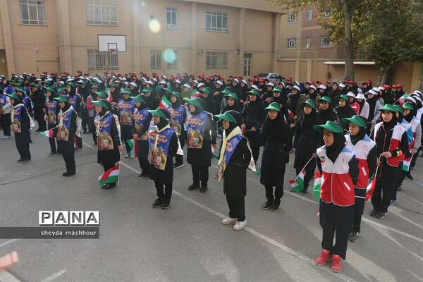 نواخته شدن زنگ استکبار ستیزی در مدارس شهرری