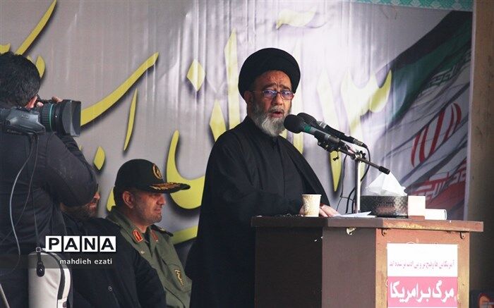 امام جمعه تبریز: مستکبران دروغ می‌گویند که با ملت کار نداریم، دولت بدون ملت کاره‌ای نیست